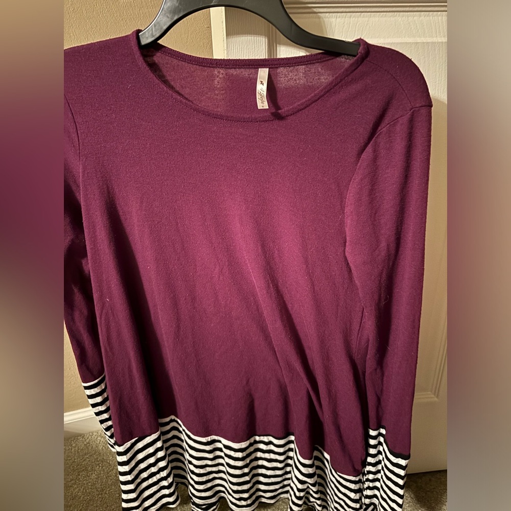 4 2 Pops tunic size small great preowned condition